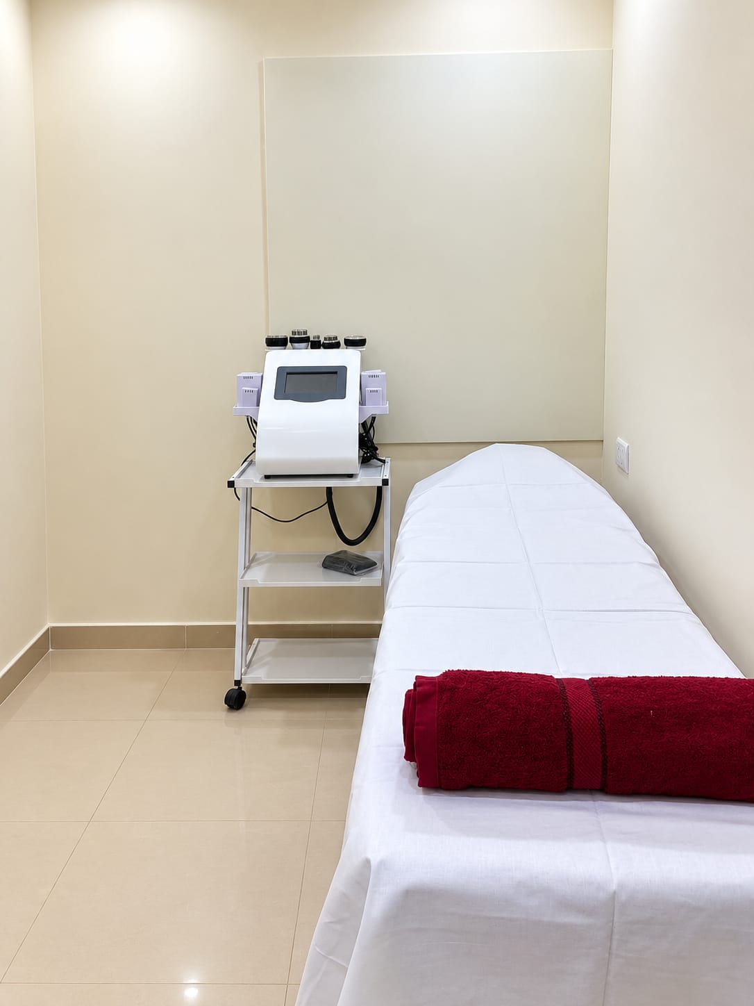Treatment bed and facial-care equipment in a private room